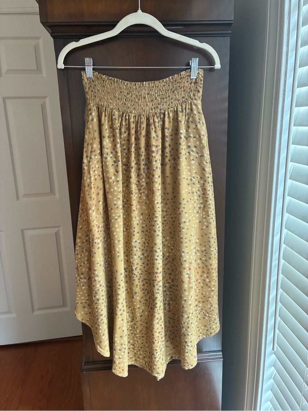 SOZY Willow Midi Skirt Mustard | Smocked Waist | *Pockets* | Made in USA - Picture 4 of 9
